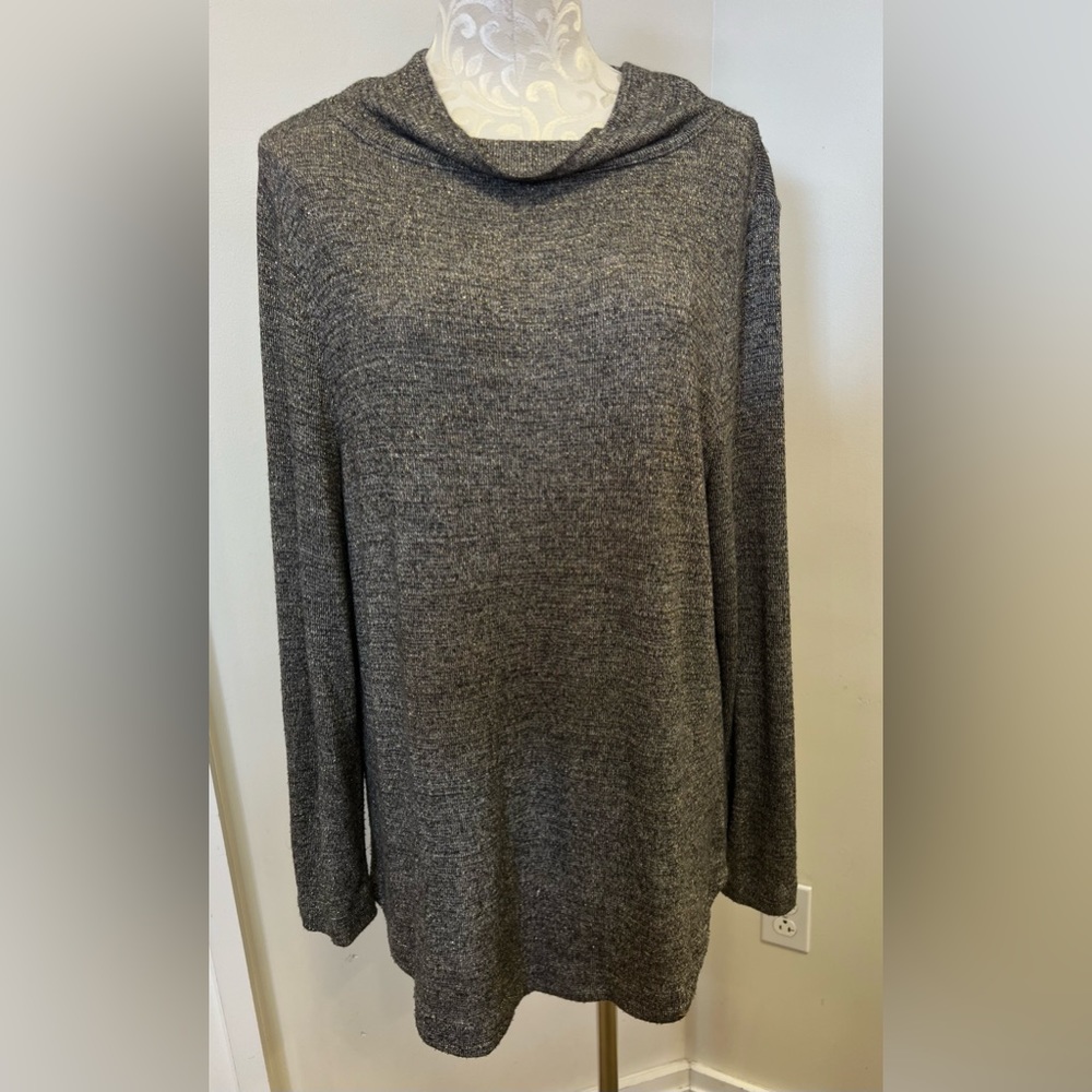 Talbots XL Tunic in Black/Ivory with a gold Lurex